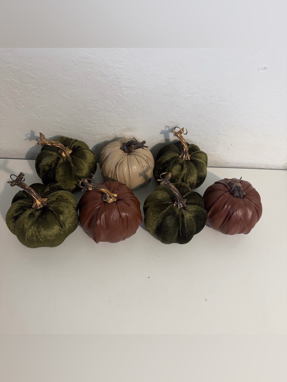 Set of 7 Decorative PumpSet of 7 Decorative Pumpkins for Fall/Thanksgiving Decor